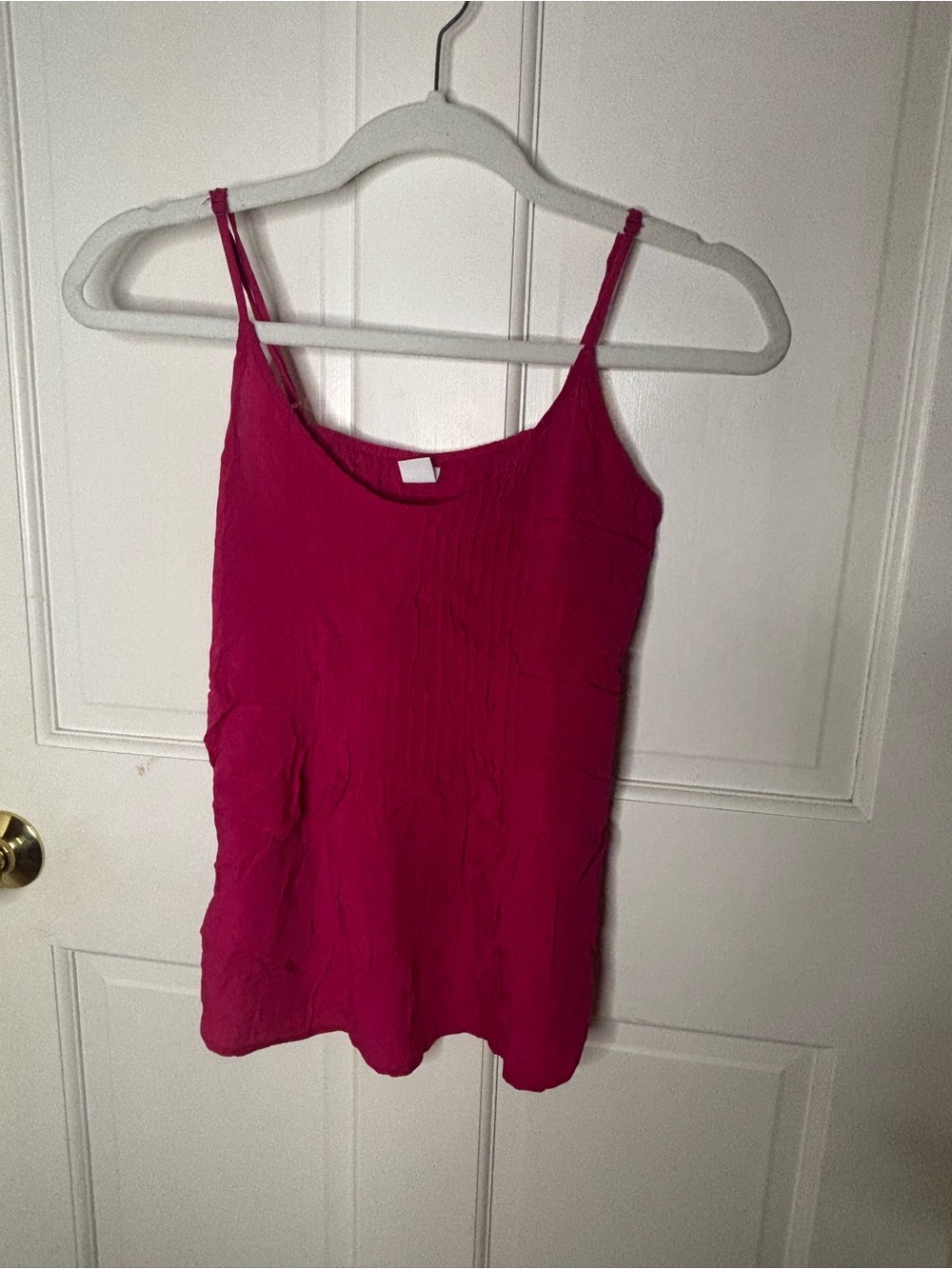Old Navy Women’s Fuchsia Spaghetti Strap Tank Top size S